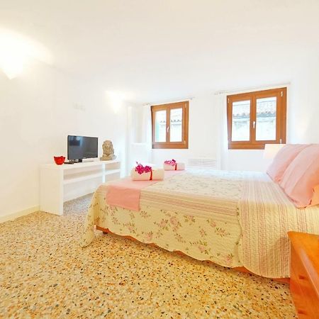 Sant'Aponal Apartment Rialto Венеція Екстер'єр фото